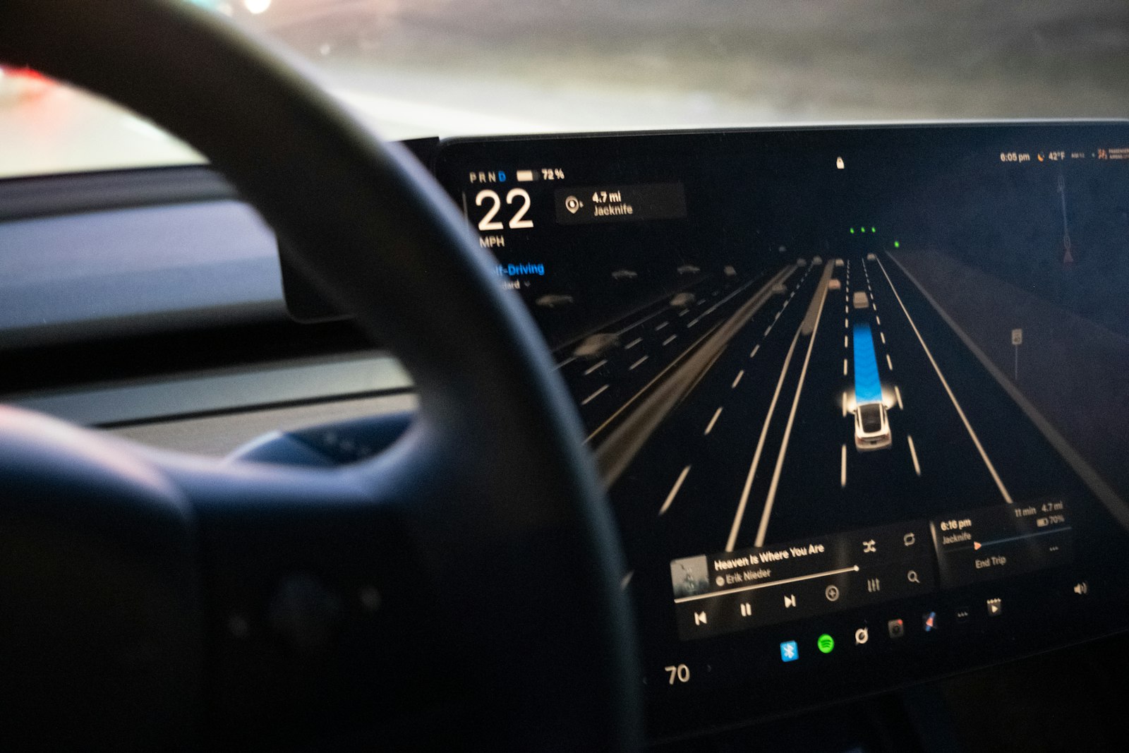Dashboard sistem autonomous driving pendukung teknologi truk otonom logistik